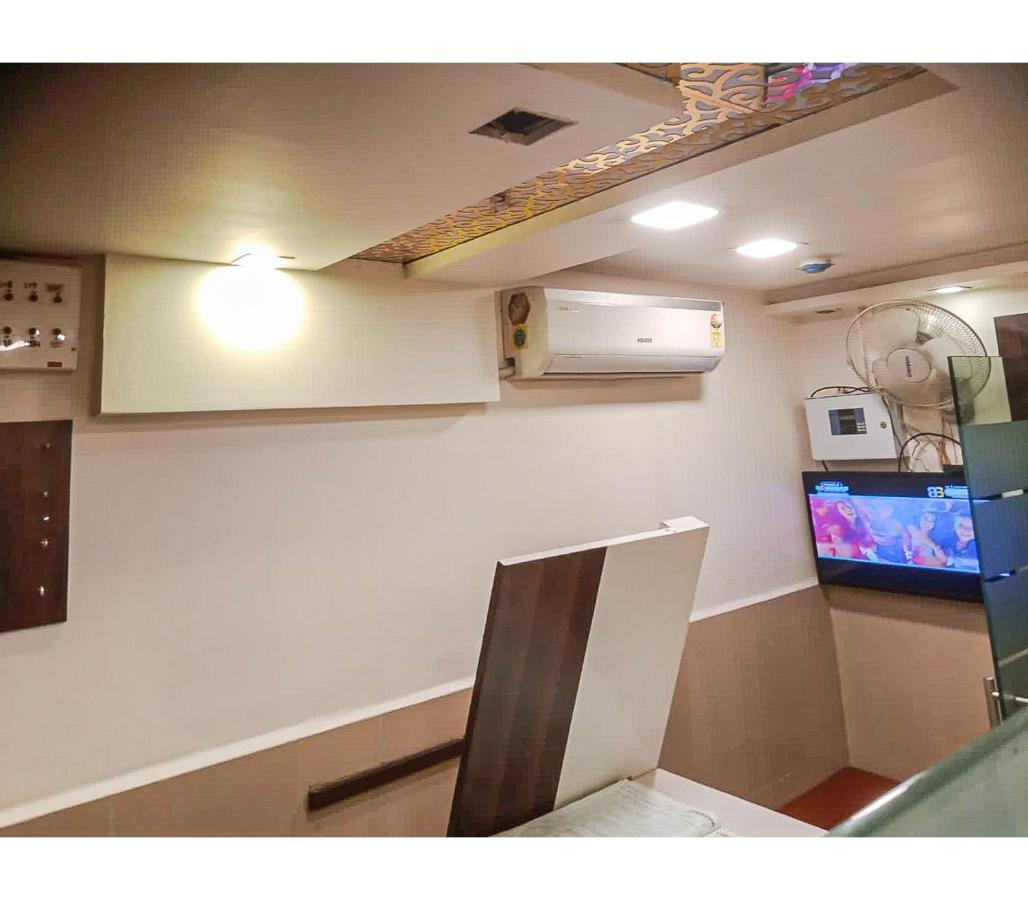 Gurukripa Nx Lodging By Wb Inn Thane Eksteriør bilde