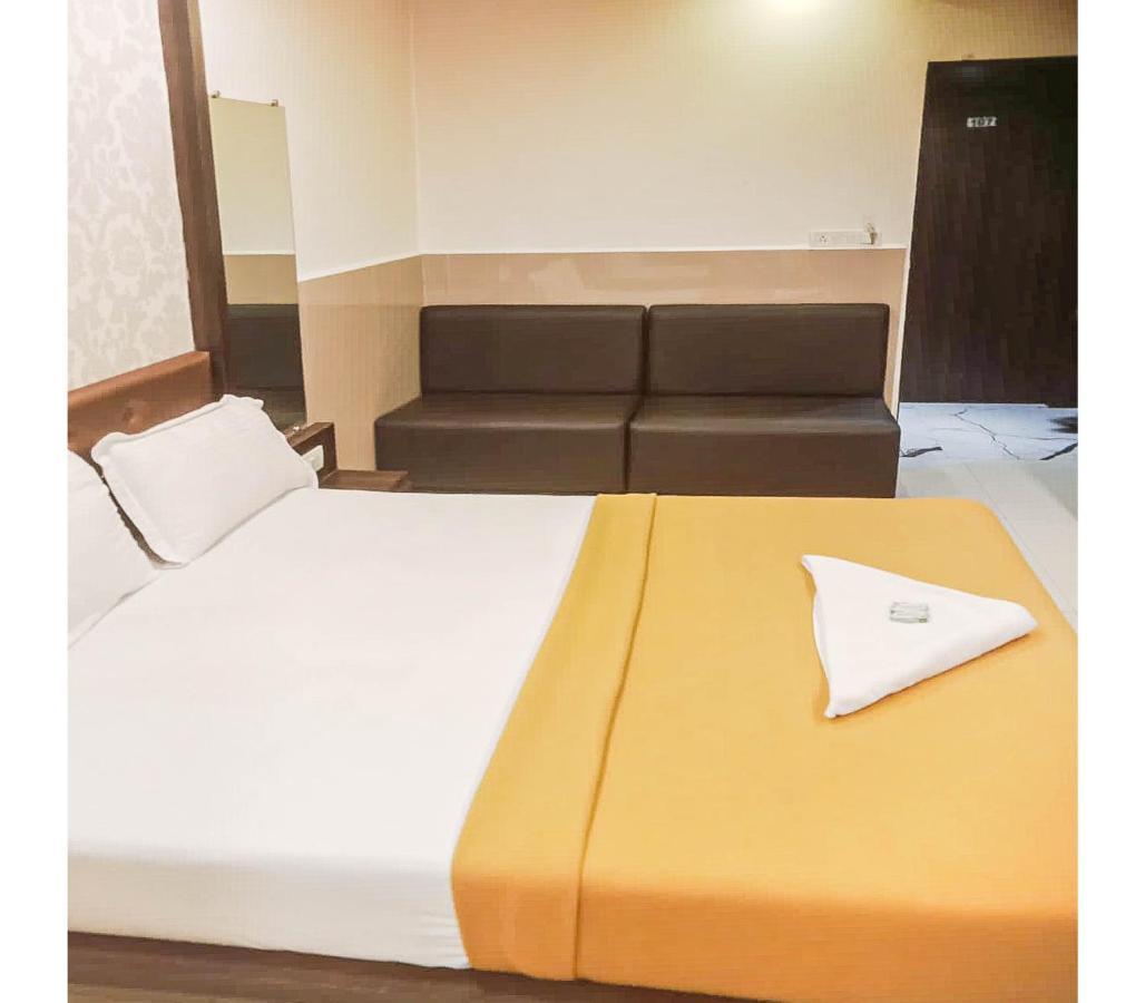 Gurukripa Nx Lodging By Wb Inn Thane Eksteriør bilde