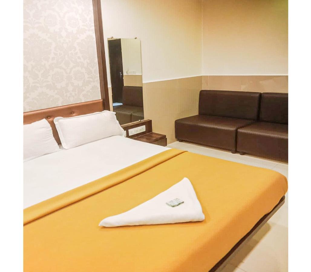 Gurukripa Nx Lodging By Wb Inn Thane Eksteriør bilde